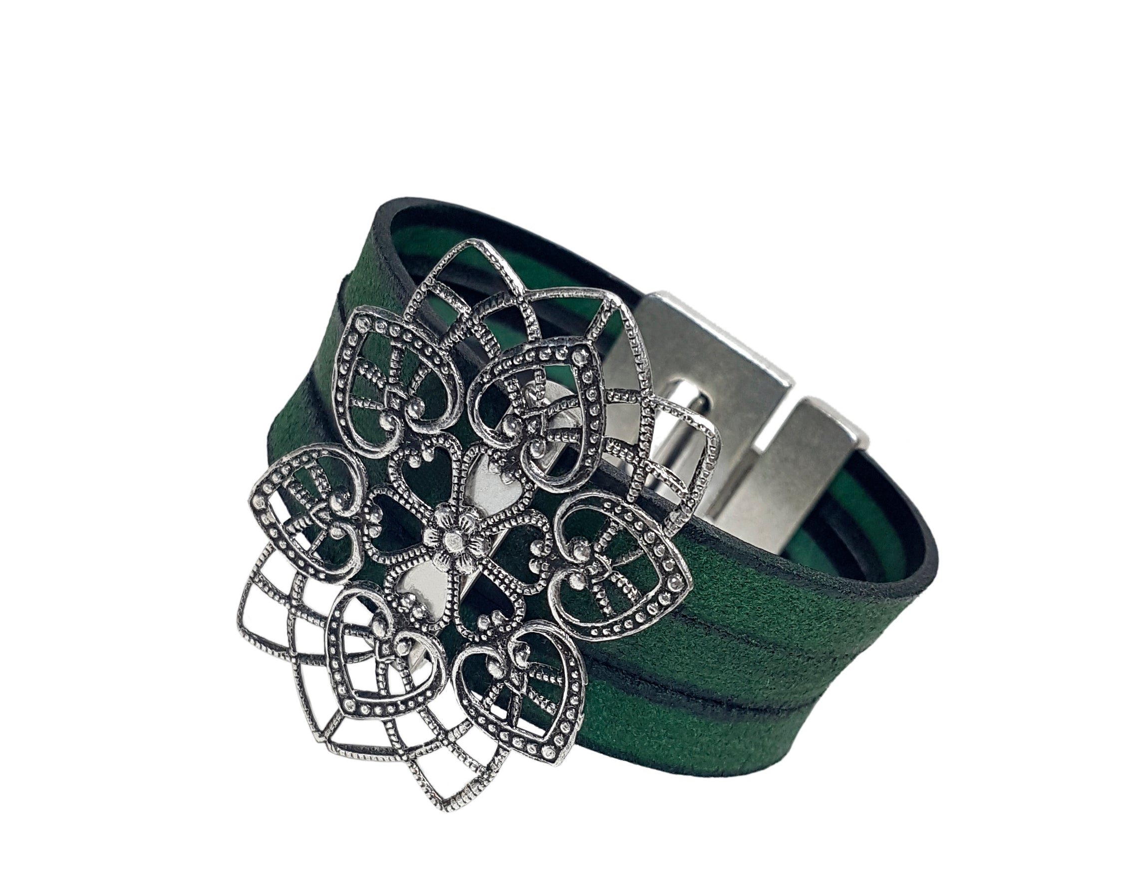 LEONIE GREEN vs LEONIE LEOPARD